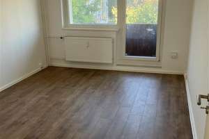 Jetzt zugreifen! Neu saniert mit Balkon! – 6406 Bernburg (Saale) – Vorschaubild 1