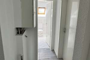Schöne 3 Zimmer Dachgeschosswohnung in Essen Altendorf. Renoviert und bezugsfertig! – Heinrich-Strunk-Straße 42, 45143 Altendorf, Essen – Vorschaubild 11
