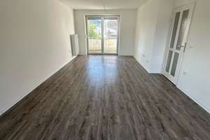 2. OG / 3 Zimmer mit Balkon (frisch saniert)