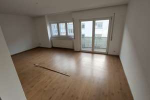 Traum-Wohnen mit 2 Balkons,hell,renoviert,Bad & Böden neu,perfekte Lage S-West,schöne Ausblicke,top! – Senefelder Strasse 88, 70176 Rosenberg, Stuttgart – Vorschaubild 4
