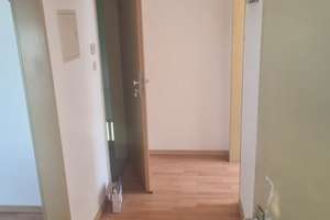 42 m ² Dachgeschosswohnung 2 ZKB in Mehrfamilienhaus in Siegen-Eiserfeld – Die vollständige Adresse der Immobilie erhältst du vom Anbieter., 57080 Eiserfeld, Siegen – Vorschaubild 4