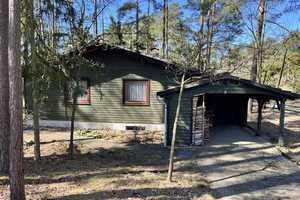 Kleines Einfamilienhaus / Ferienhaus mit Waldgrundstück – Lüchow-Dannenberg (Kreis) – Vorschaubild 1
