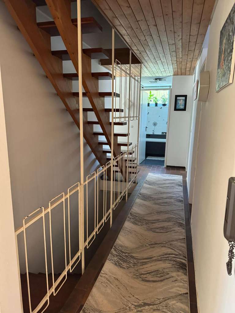 Immobilie in Plüderhausen - Einfamilienhaus mit Einliegerwohnung in Plüderhausen mit großem Grundstück - Bild 2