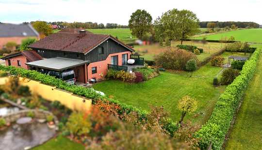 Bild von EINZIGARTIGES EINFAMILIENHAUS IN RUHIGER FELDRANDLAGE MIT EINLIEGERWOHNUNG