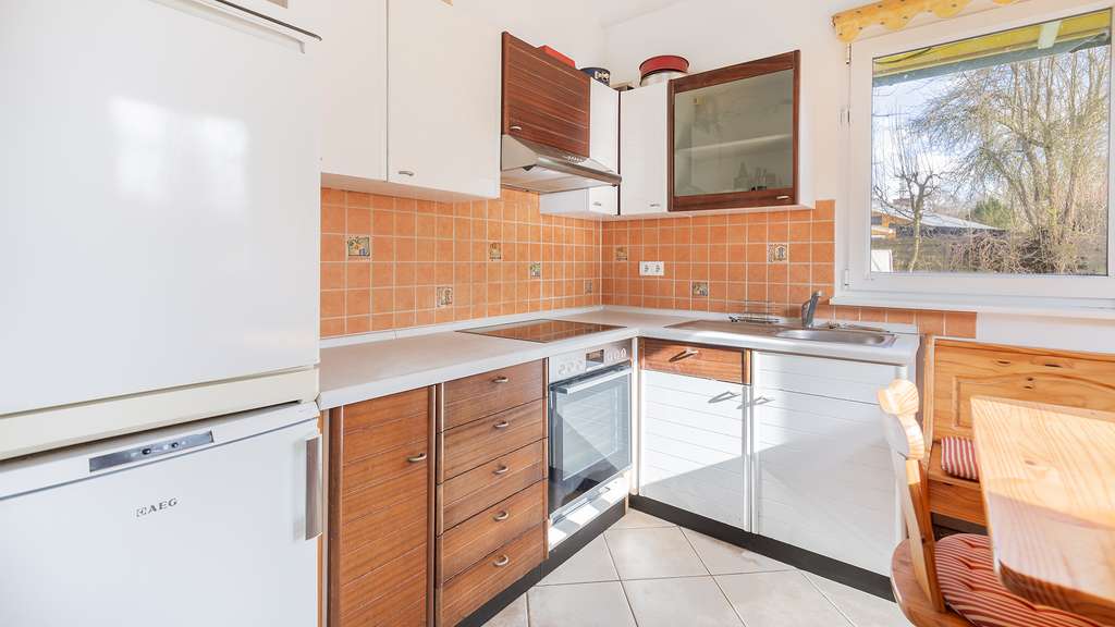 Immobilie in Nehms - Charmantes Ferienhaus mit Kamin und großem Garten unmittelbar am Nehmser See! - Bild 4