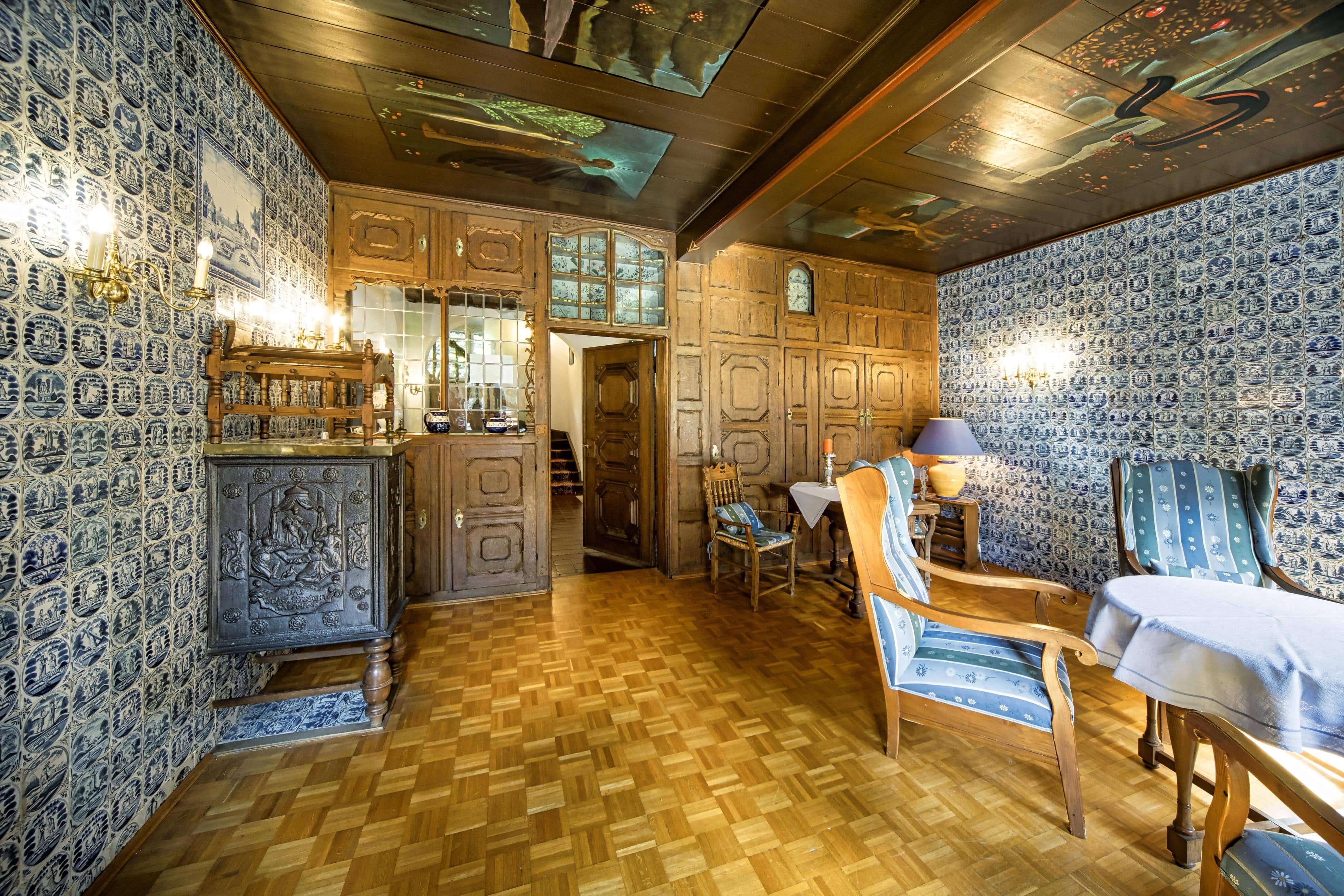 Immobilie in Grainau - Denkmalgeschützte Landhaus-Villa mit Blick auf die Zugspitze - Bild 1