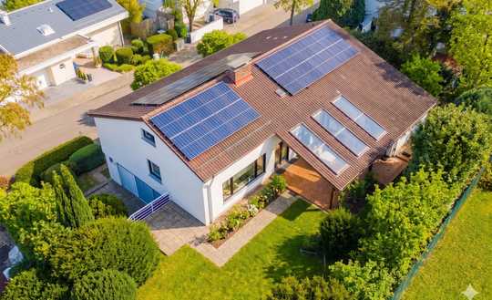 Provisionsfrei: Traumhaus mit Fernblick, Pool & Einliegerwohnung in Karlsruhe-Durlach