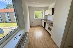 Lichtdurchflutete 2-Zimmer-Wohnung mit Balkon & Einbauküche