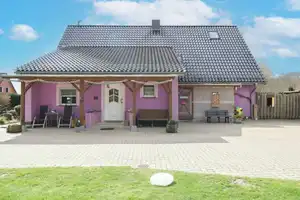 Einfamilienhaus mit Einliegerwohnung/Ferienwohnung und Außenpool bei Lübeck – Nordwestmecklenburg (Kreis) – Vorschaubild 3