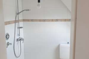 Schöne, helle 2-Zimmer-Maisonettewohnung mit offener Küche – Sankt-Tönnisstr. 95, 50769 Worringen, Köln – Vorschaubild 2