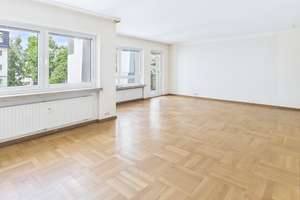 Attraktive 4-Zimmer- Wohnung mit Balkon und Garage