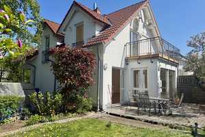 Individuelles EFH mit ELW, ca. 230 m² Wohn/Nutzfl., familienfreundliche Lage, Königstein-Schneidhain – Birkenweg 5, 61462 Hochtaunuskreis – Vorschaubild 2