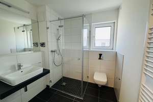 Modernes Studio möbliert mit EBK, Süd-Balkon und Abstellkammer! – Glienicker Weg 136, 12489 Adlershof, Berlin – Vorschaubild 2