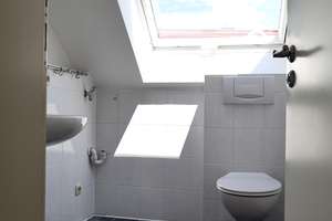 Dachgeschoss mit Potenzial:  Raum für Ihre Ideen und mit einer kleinen Dachterrasse !  – Kornwegerstr. 25B, 81375 Neuhadern, München – Vorschaubild 4