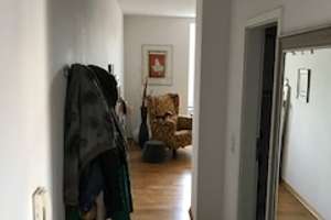 Neuehrenfeld, idyllisch am Simarplatz - exklusive geräumige 2-Zimmer-Wohnung im sanierten Altbau! – Simarplatz 14, 50825 Neuehrenfeld, Köln – Vorschaubild 3