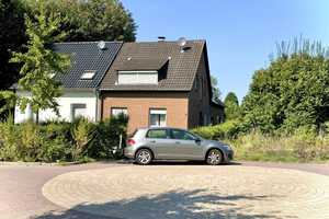 Ihr Zuhause in Bocholt: Vielseitige Doppelhaushälfte mit zwei Wohneinheiten – Borken (Kreis) – Vorschaubild 1