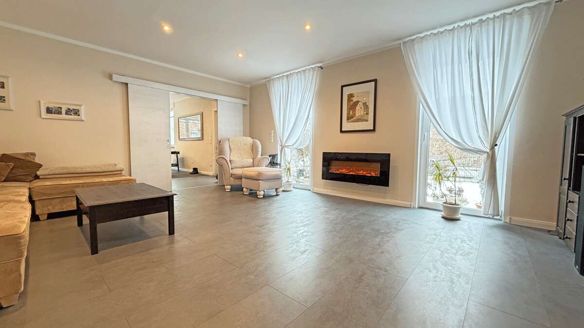 Immobilie in Hünxe - Großzügiges, freistehendes Einfamilienhaus mit Geschichte – mitten im Herzen von Krudenburg - Bild 3