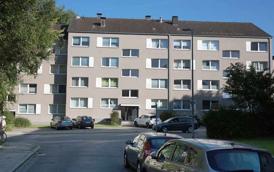 hwg - Großzügige 2- Zimmer Wohnung mit Balkon!