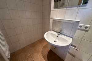 Laminat / im 2. OG / Bad mit Dusche – Ebersdorfer Straße 35, 9131 Chemnitz – Vorschaubild 10