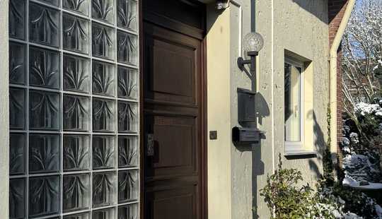 Bild von Ruhig gelegenes Reihenendhaus mit 4 Zimmern, Terrasse, Garten, Balkon und Garage in Ganderkesee