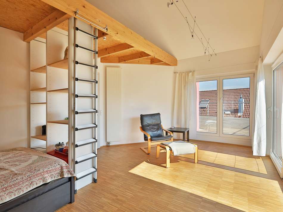 Heller Schlafbereich im Dac...