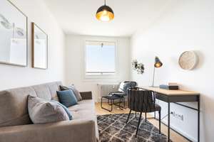 Einziehen und wohlfühlen: Gemütliche 4 ZKB Wohnung in einem super Zustand mit Balkon und TG Platz – Heckenrosenweg 11, 86156 Bärenkeller, Augsburg – Vorschaubild 3