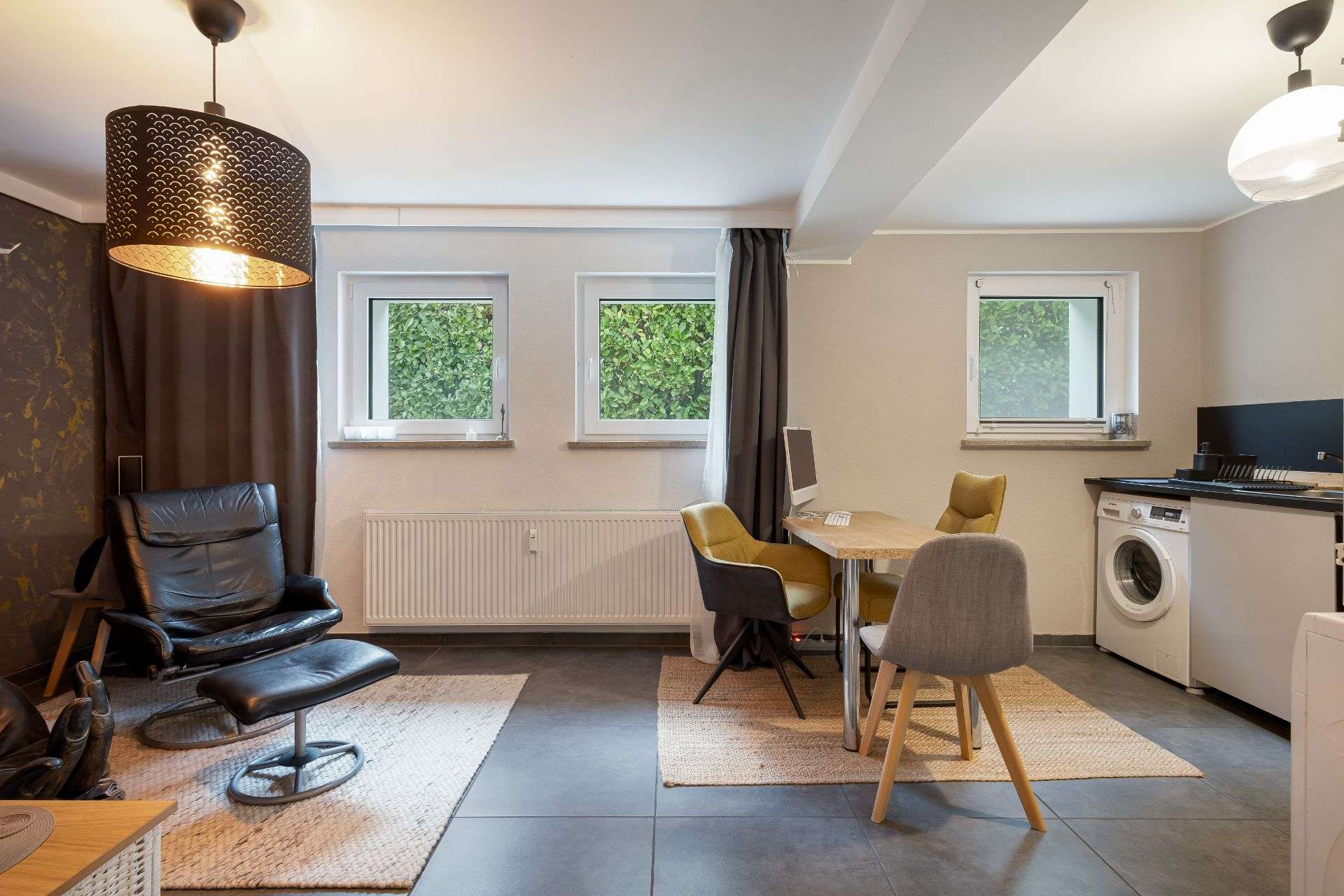 Immobilie in Schwalbach - Wohnen und Investieren: Saniertes Mehrfamilienhaus in attraktiver Feldrandlage in Schwalbach/Ts. - Bild 3