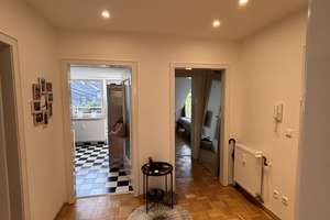 Helle sanierte Altbau 2-Zimmer-Dachgeschosswohnung direkt am Zoopark – Sybelstraße 10, 40239 Düsseltal, Düsseldorf – Vorschaubild 3