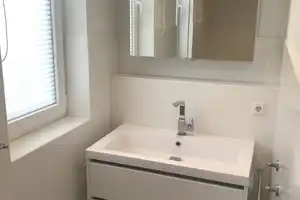 Stilvolle, neuwertige 2-Zimmer-Wohnung mit Balkon und EBK in Berlin – Plönzeile 31, 12459 Berlin – Vorschaubild 10