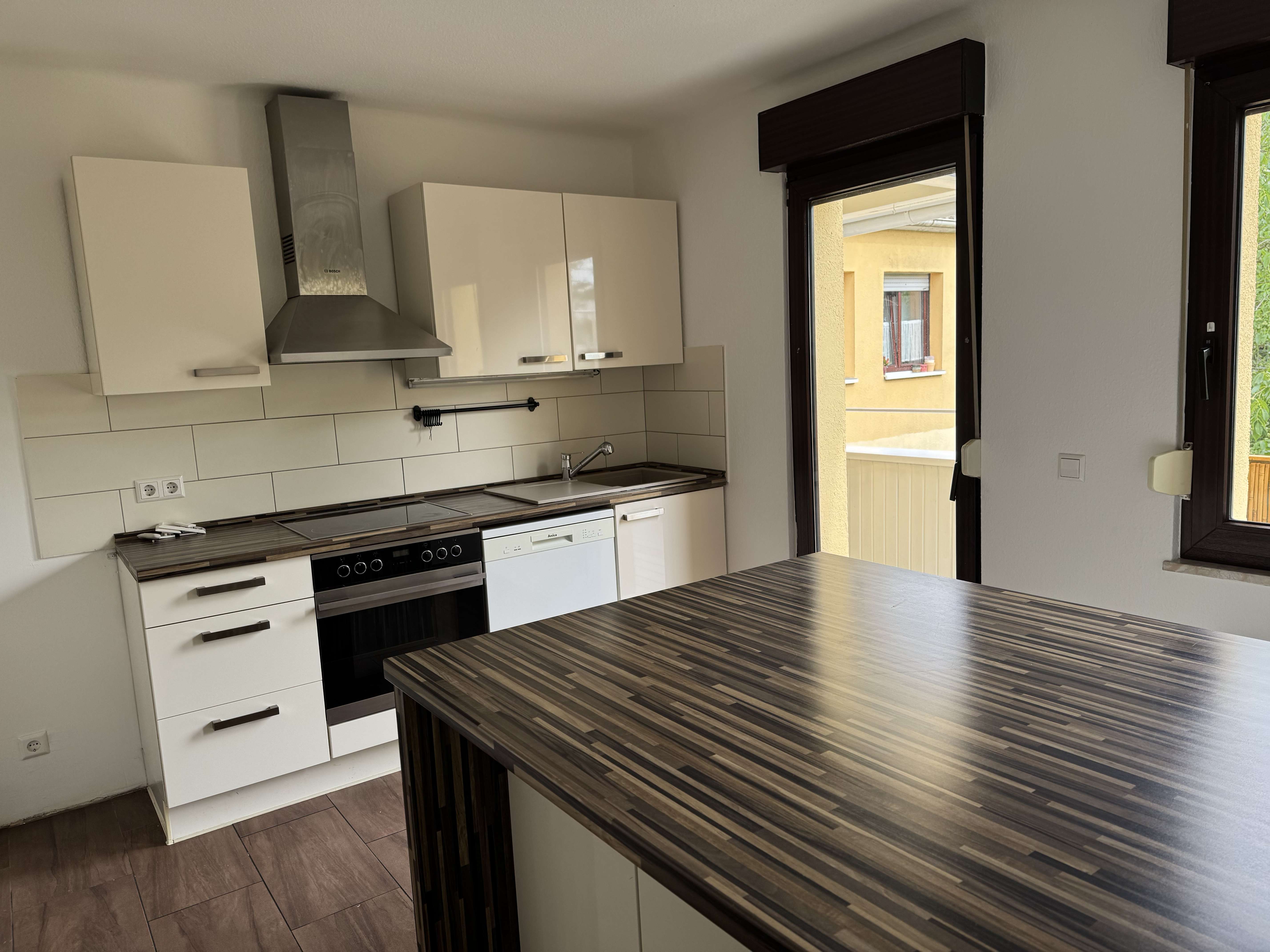 Immobilie in Ebersbach an der Fils - Familientraum mit Stil: Neu renovierte 5-Zimmer Wohnung mit großer Terrasse & morderne EBK  - Bild 5