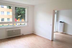 Komfortabel wohnen: Helle Räume, Balkon und perfekte Infrastruktur für Familien – Julius-Leber-Straße 7, 38228 Lebenstedt, Salzgitter – Vorschaubild 3