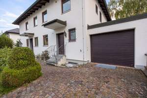Zweifamilienhaus mit Wintergarten und sonnigem Südgarten in ruhiger Wohnlage von München-Aubing! – Die vollständige Adresse der Immobilie erhältst du vom Anbieter., 81245 Altaubing, München – Vorschaubild 4