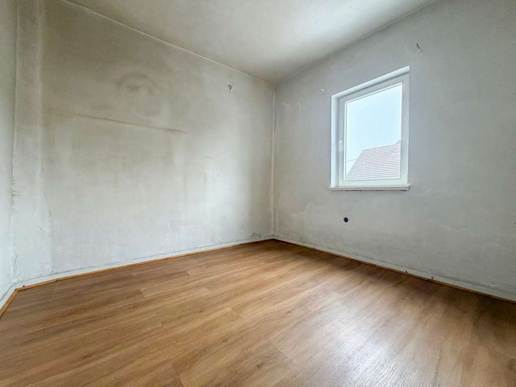 Immobilie in Hellenhahn-Schellenberg - Sanierungsbedürftiges Einfamilienhaus in schöner Ortslage nahe Rennerod! - Bild 4