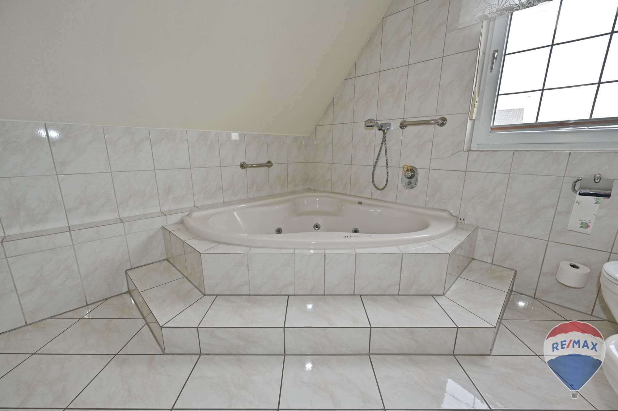 Immobilie in Uedem - Gepflegtes Einfamilienhaus mit Sommergarten, Vollkeller und großzügigem Grundstück in Uedem! - Bild 6