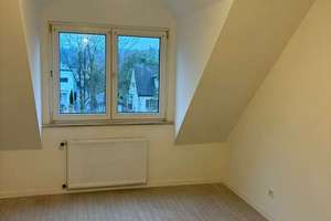 Wohnen mit Charakter: Modernisierte (Anfang 2024) Maisonette Wohnung in Köln Rath-heumAr