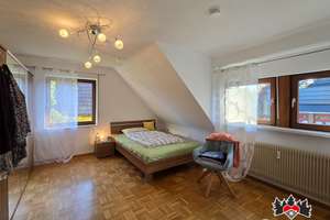 Zentrales 2-Familienhaus mit 3 Garagen und PV-Anlage – Die vollständige Adresse der Immobilie erhältst du vom Anbieter., 78739 Hardt – Vorschaubild 4