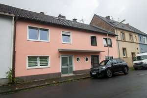 Exklusives Einfamilienhaus mit Balkon und Garten in Mönchengladbach-Schmölderpark – Die vollständige Adresse der Immobilie erhältst du vom Anbieter., 41239 Schmölderpark, Mönchengladbach – Vorschaubild 2