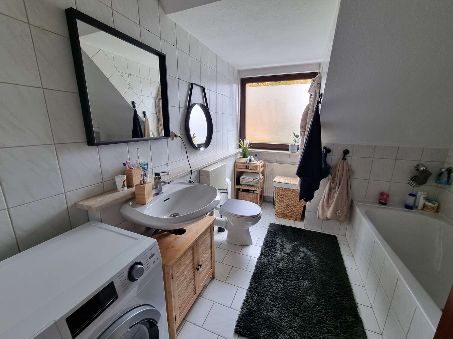 Immobilie in Altdorf bei Nürnberg - 4-Zimmer-DG-Maisonette-ETW mit Loggia, großer Garage und Stellplatz in zentraler Altdorf-Wohnlage - Bild 1