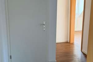 Frisch renovierte 2-Zimmer-Dachgeschoss-Wohnung mit neuem Bad und Garage in Gelsenkirchen-Horst – Die vollständige Adresse der Immobilie erhältst du vom Anbieter., 45899 Horst, Gelsenkirchen – Vorschaubild 11