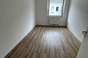 Moderne 3-Raum-Wohnung mit Balkon in Frohnhausen möchte gerne ab Oktober vermietet werden – Stenzelstraße 15, 45144 Frohnhausen, Essen – Vorschaubild 24