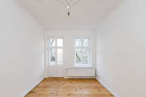 Charmante Altbauwohnung verteilt auf zwei Zimmer mit Balkon