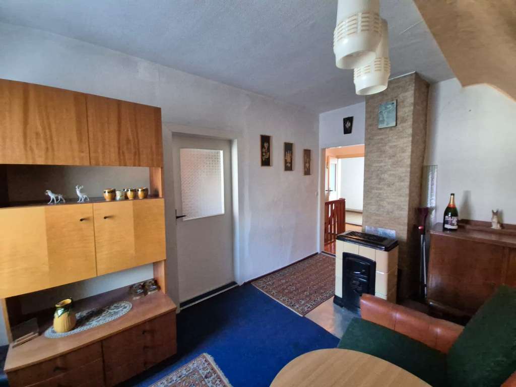 Immobilie in Greußen - Einfamilienhaus mit Garten und Garage zu verkaufen! - Bild 1