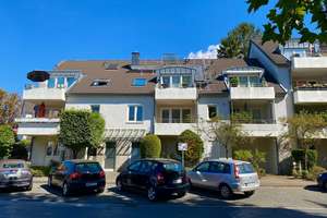 Helle 2-Zimmer-Wohnung mit Einbauküche, Balkon und Abstellraum