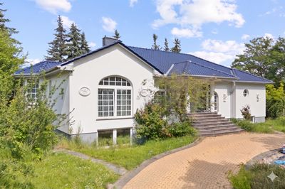 Großzügiges Familienidyll mit Indoorpool