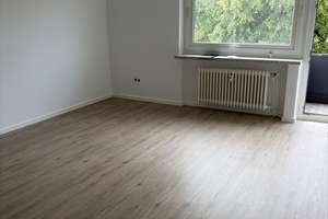 neu modernisierte 3-Zi-Whg. mit Bad, Gäste-WC und Balkon – Hagebuttenweg 15, 30657 Sahlkamp, Hannover – Vorschaubild 3
