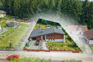 Architektenhaus am Waldrand von Willmering– großzügiges Split-Level-Wohnen, frisch modernisiert!