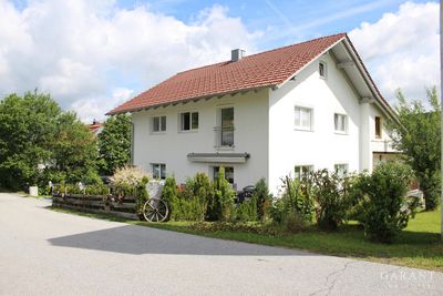 Einfamilienhaus mit zwei Eigentumswohnungen!