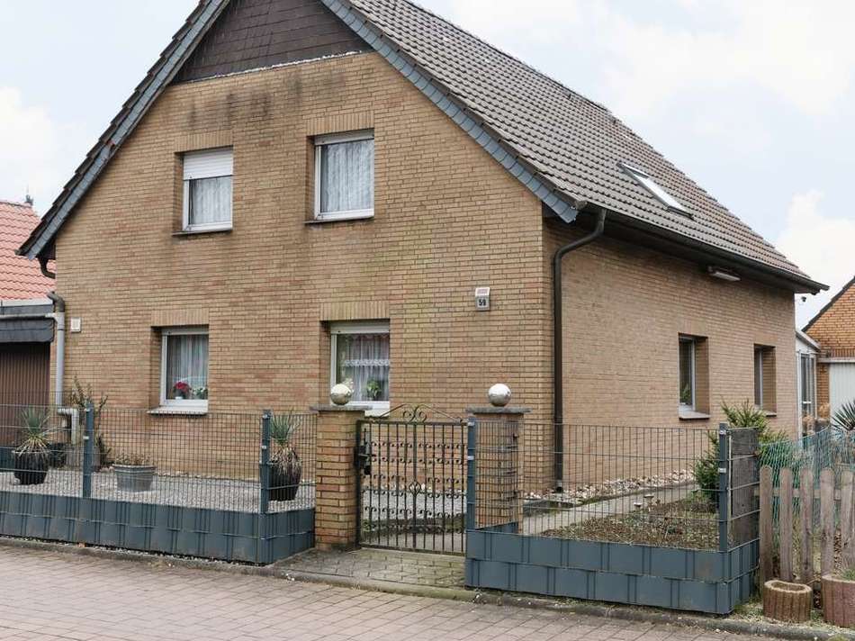 Straßenansicht