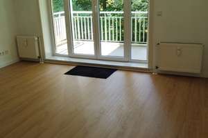 Helle 3-Zi-Wohnung mit großem SW-Balkon, Aufzug und viel Stauraum in kl. Wohnanlage in Langenhorn