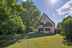 Charmantes Einfamilienhaus mit Traumgarten und viel Potenzial in Ramersdorf